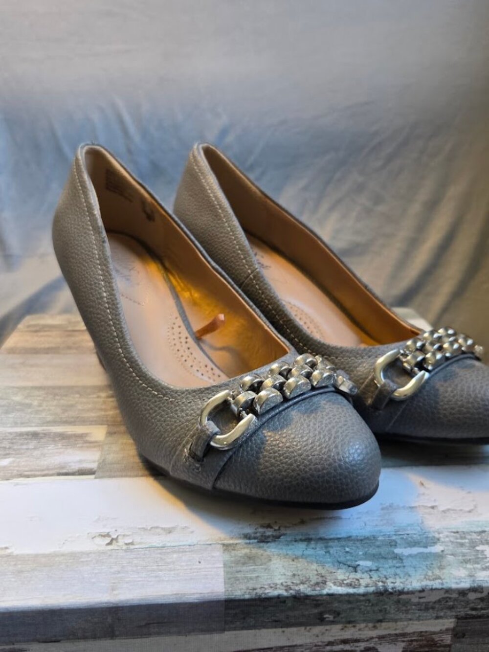 Grey Dexflex Comfort Kelsey Chain Embellished Wedge Heel Shoes Size 7